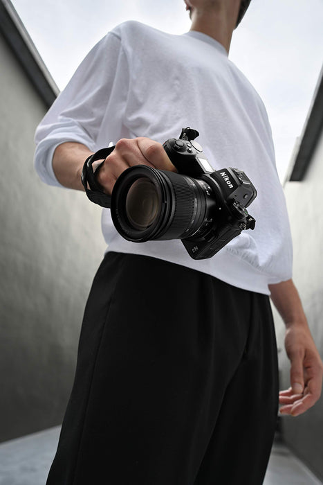 Nikon Z 24-70mm f/4 S Lens (Retail Box) - 12