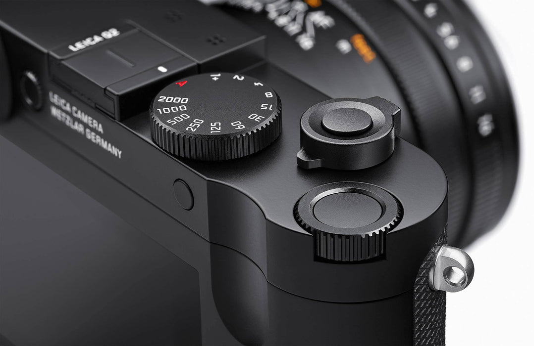 Leica Q2 Digital Camera (Black) - 3