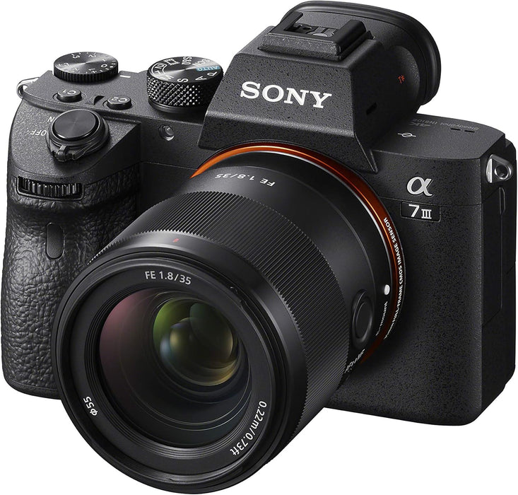 Sony FE 35mm f1.8 Lens - Compact Full-Frame Prime Lens (SEL35F18F) - Image 7